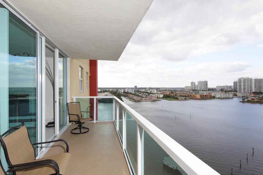 Miami Waterfront Apartments Sunny Isles Beach Exterior foto